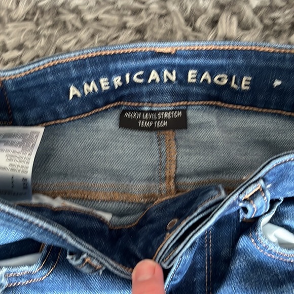 American Eagle women’s high-rise jean jeggings. Size 2 - Picture 2 of 5